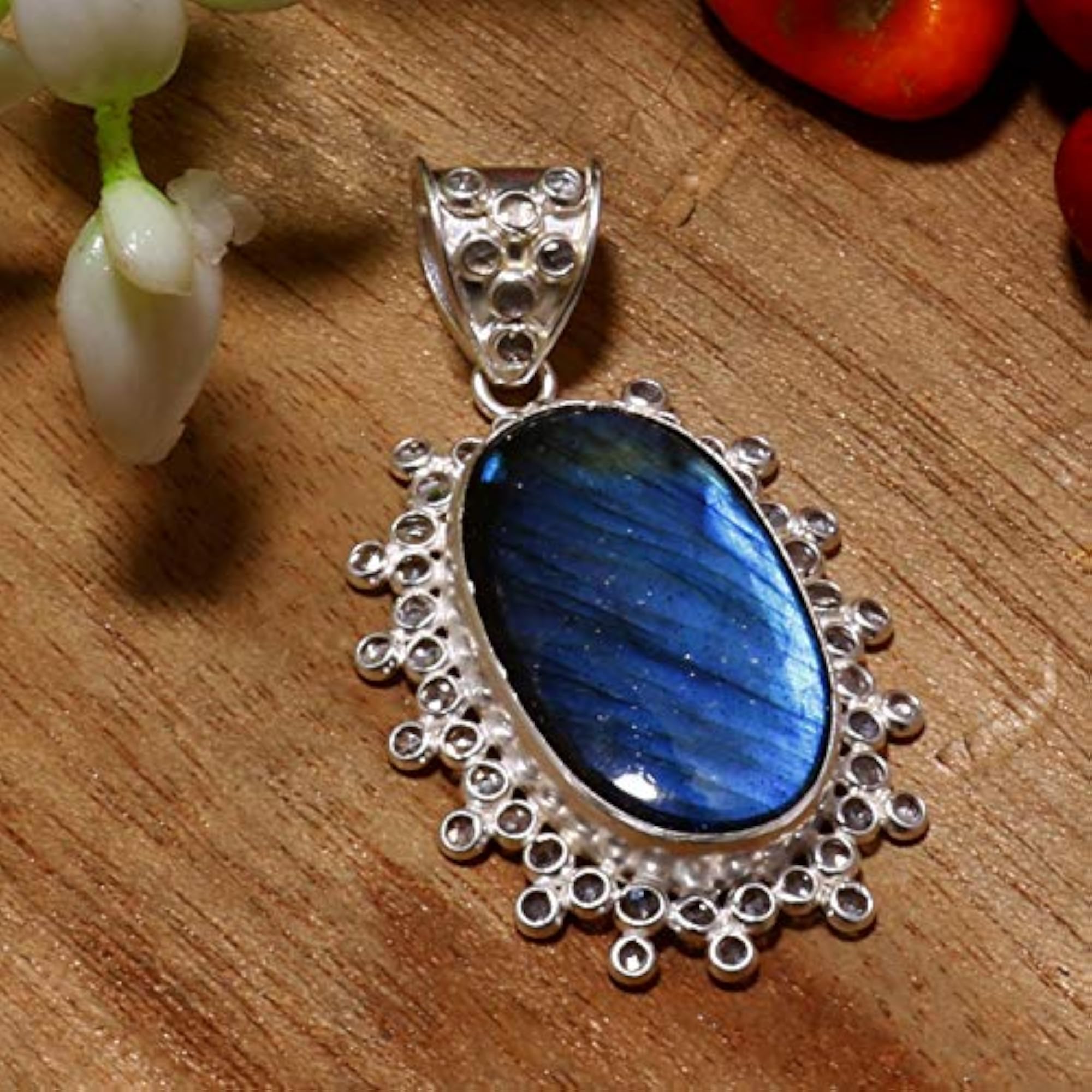 Women's Labradorite Zircon Ethnic Style Pendant